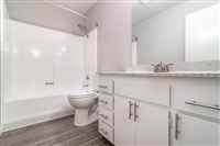 Park Heightsap Apartments - 1x1 Bathroom